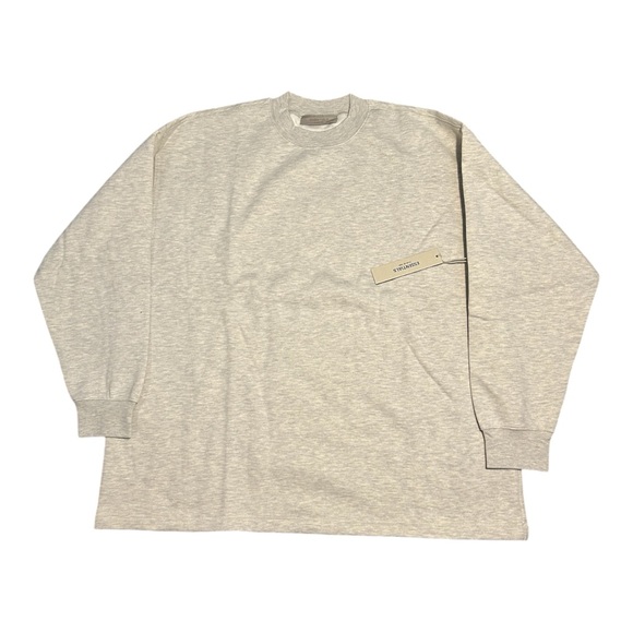 NWT Essentials sweatshirt - Picture 1 of 2
